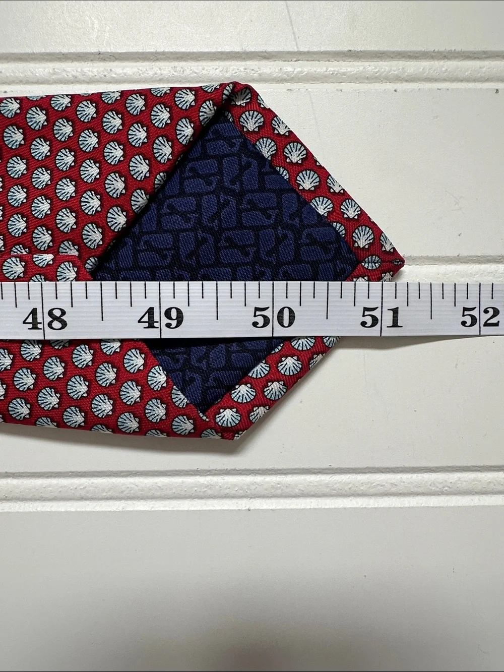 Vineyard Vines Red Tie w/ White Shells